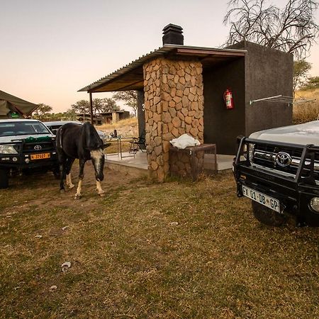 Daan Viljoen Game Lodge Windhoek Extérieur photo